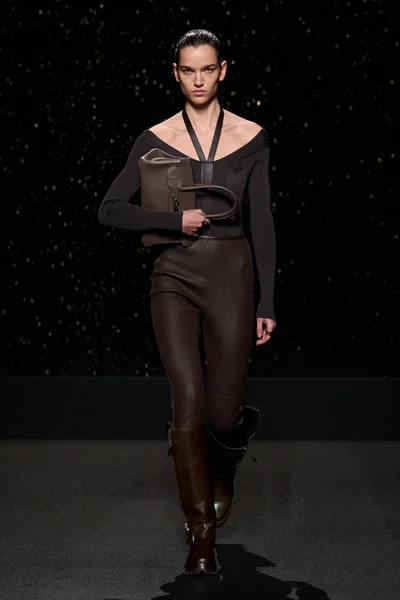Look 23